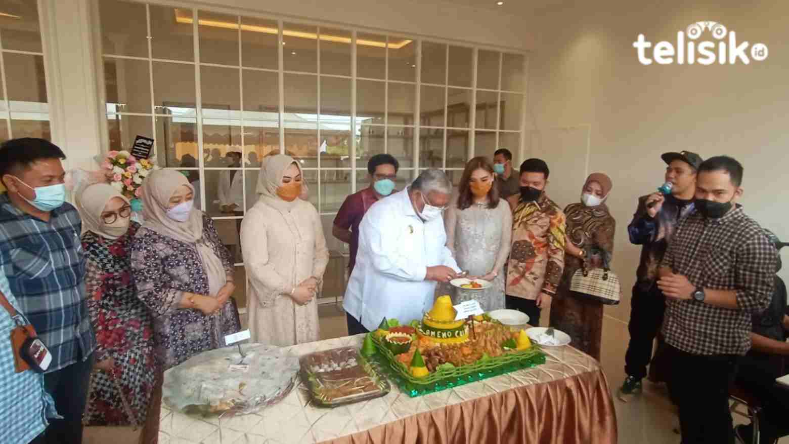 Gubernur Sulawesi Tenggara bersama para owner Ameno Aesthetic Clinic. Foto: Eni Eka Wisda/Telisik
