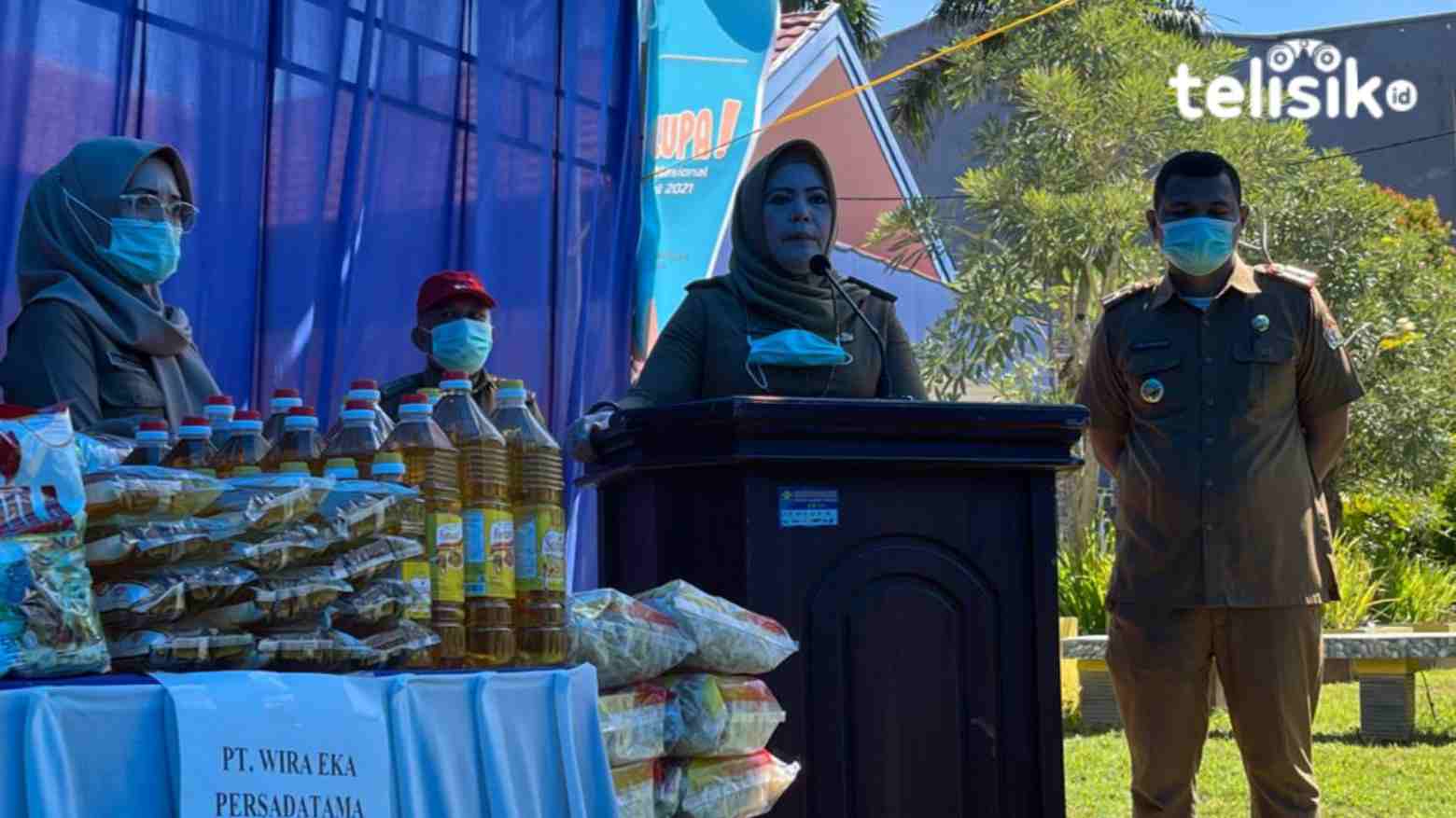 Kadis Disperindag Sultra, Hj. Sitti Saleha dan Kabid Pedagangan dalam Negeri, Lo Ode Muh. Fitrah. Foto: Siswanto Azis/Telisik