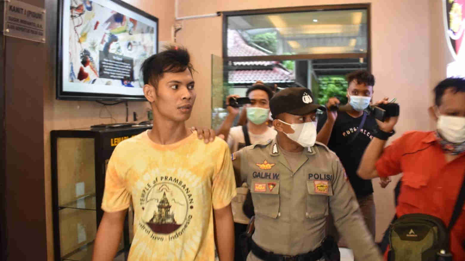 Tersangka diamankan di Mapolres Trenggalek. Foto: Ist.