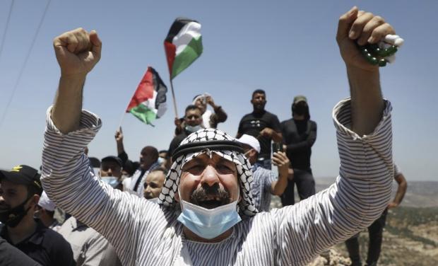 Warga Palestina bertakbir. Foto: Repro AFP
