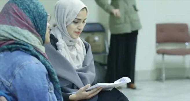 Wanita yang menutup auratnya. Foto: Repro Islampos.com