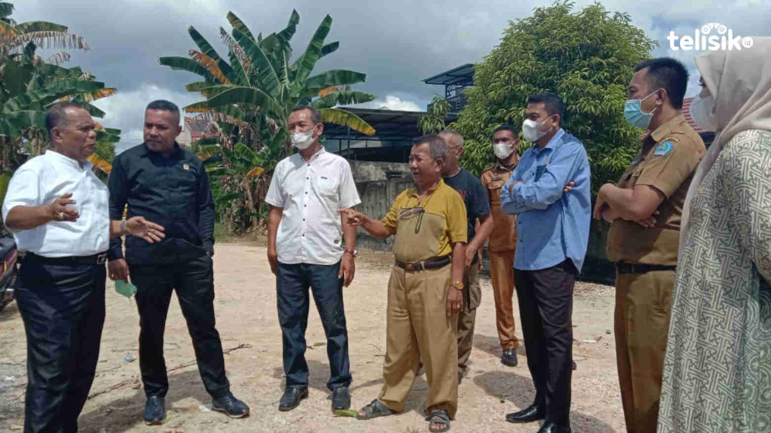 Situasi peninjauan Komisi III DPRD Kota Kendari di Kelurahan Wondumbatu. Foto: Musdar/Telisik