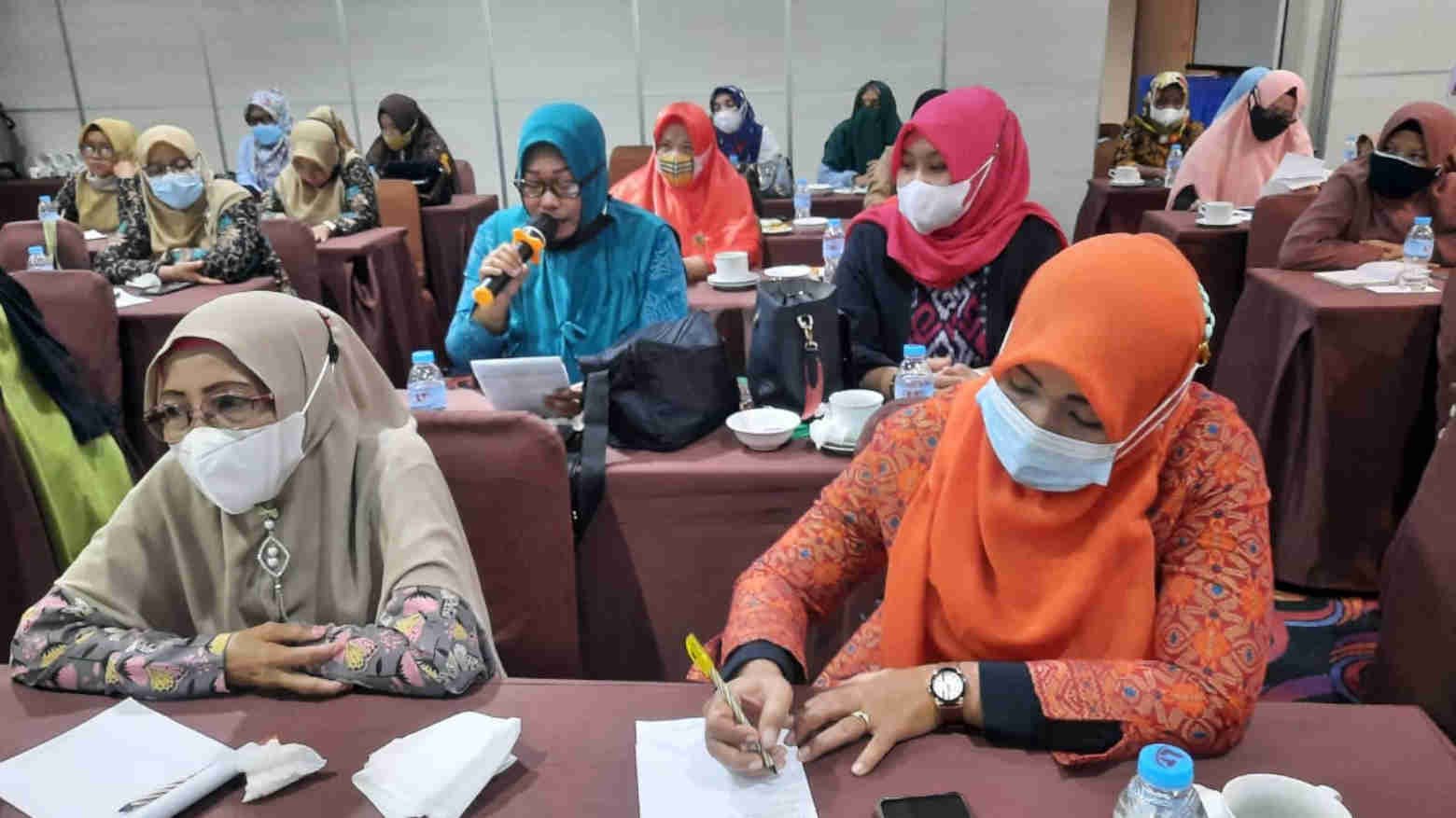 Suasana DPPPA Kota Kendari melakukan sosialisasi TPPO dengan melibatkan sejumlah stakeholder. Foto: Ist.