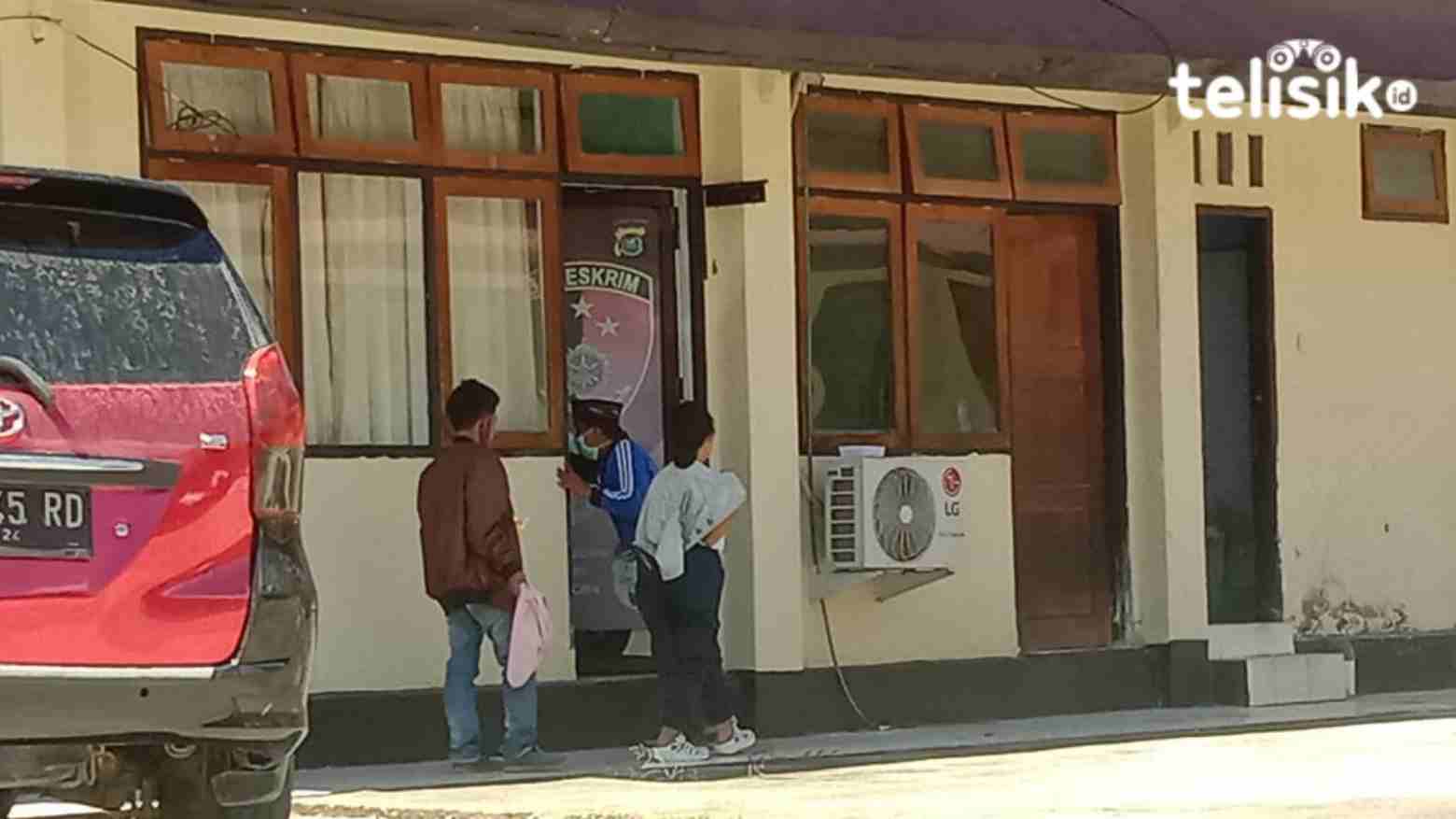 Korban tiba di ruang BAP Kanit PPA Polres Bombana. Foto: Hir Abrianto/Telisik