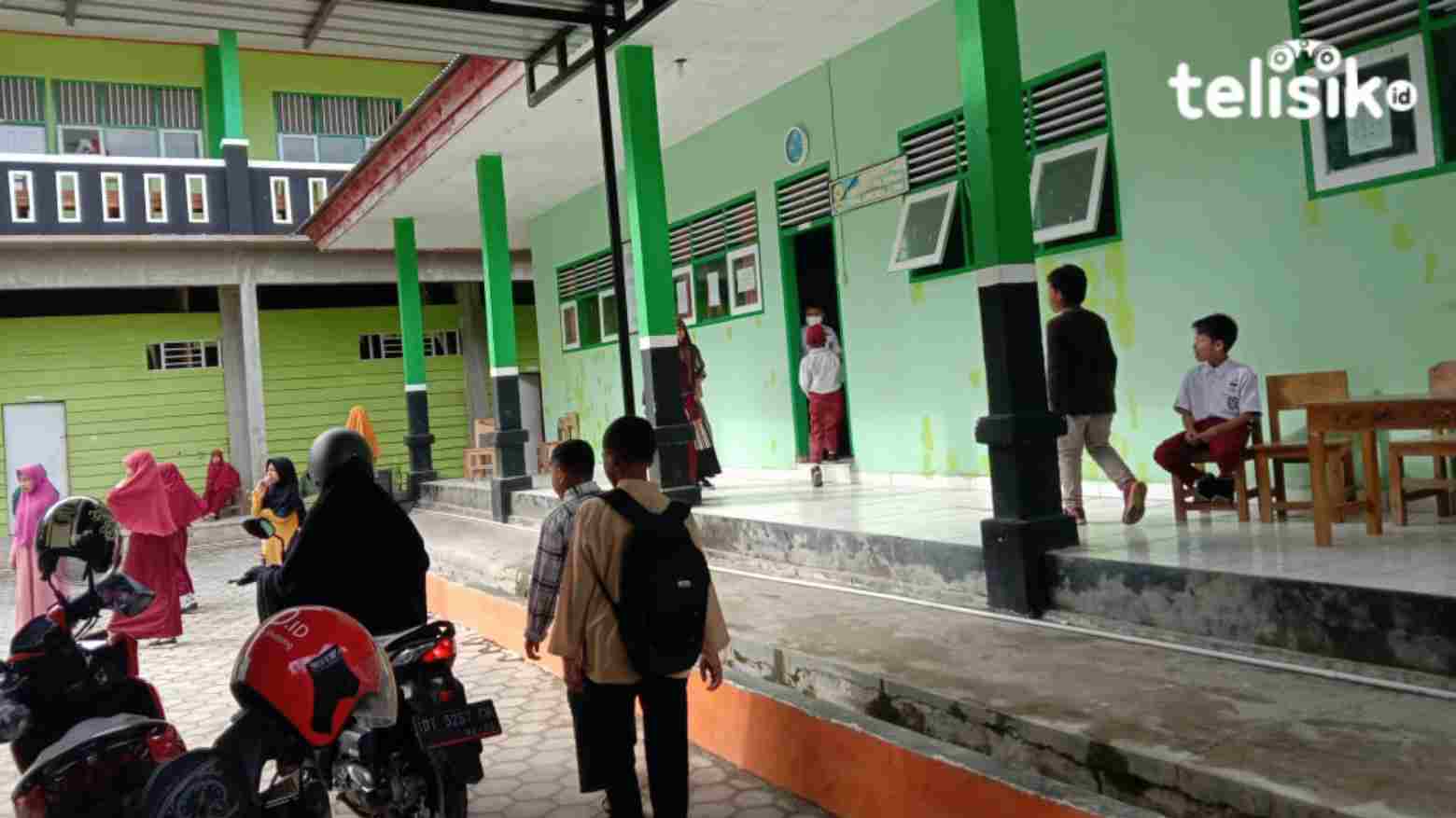 Suasana siswa di sekokah.  Foto: Sunaryo/Telisik