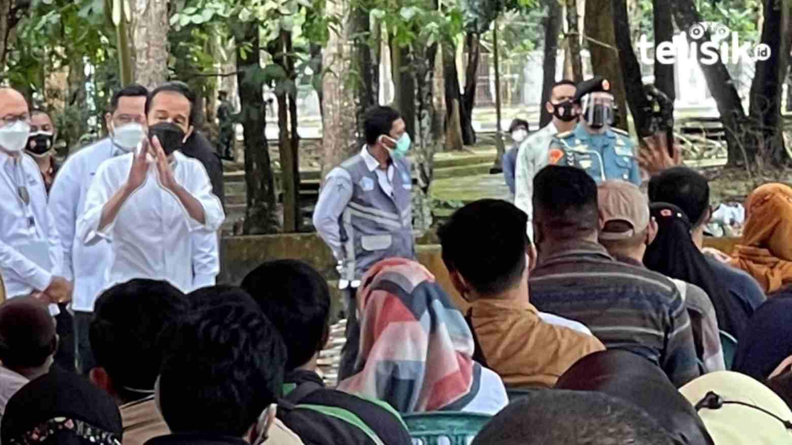 Presiden RI tinjau pelaksanaan vaksinasi massa di Kantor Gubernur Sultra. Foto: Siswanto Azis/Telisik