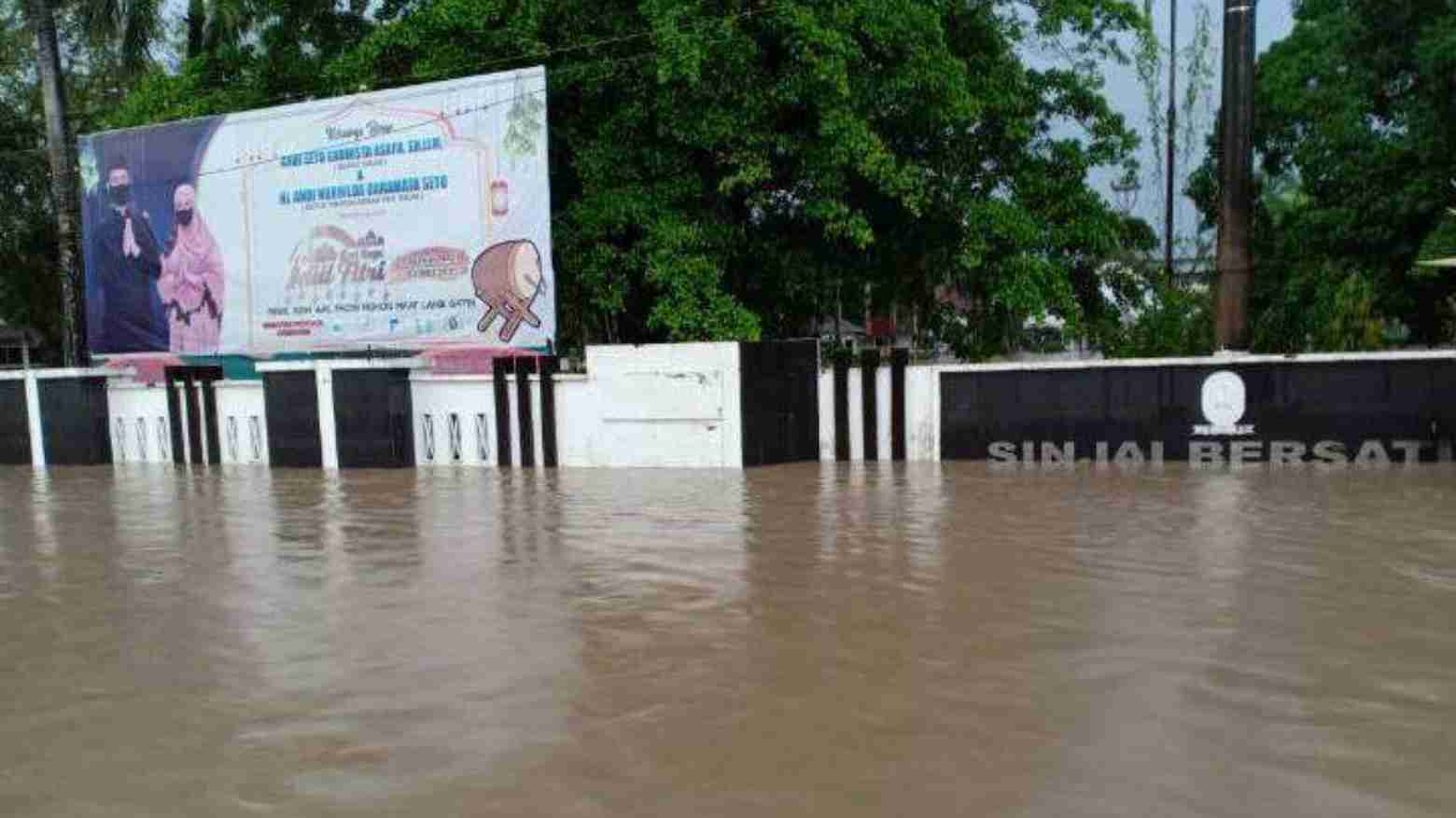 Kondisi banjir yang merendam Sinjai, Sulsel. Foto: Ist.