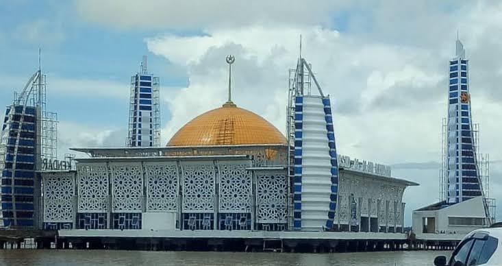 Masjid Al Alam Kendari. Foto: Ist.