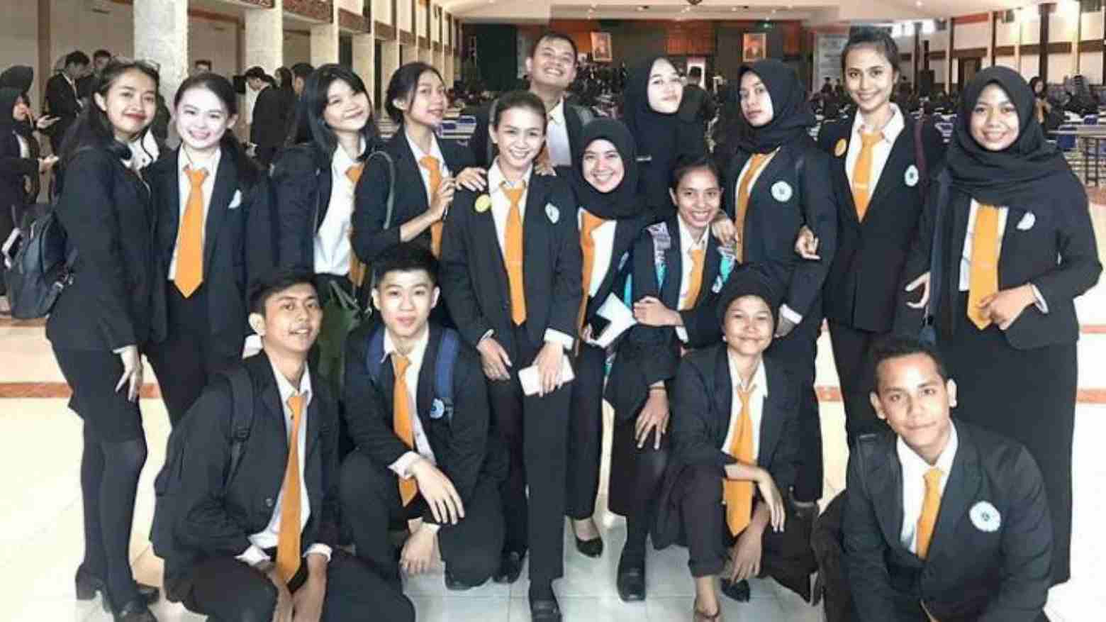 Potret mahasiswa Sekolah Tinggi Pariwisata Ambarrukmo (STIPRAM) Yogyakarta. Foto: Ist.