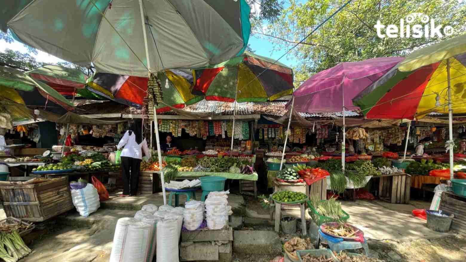Suasana Pasar Lawata, Kota Kendari. Foto: Siswanto Azis/Telisik