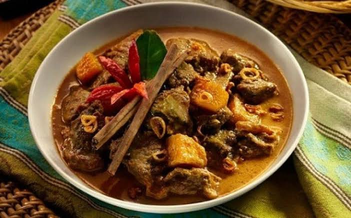 Opor daging sapi khas Padang. Foto: Repro selerasa.com