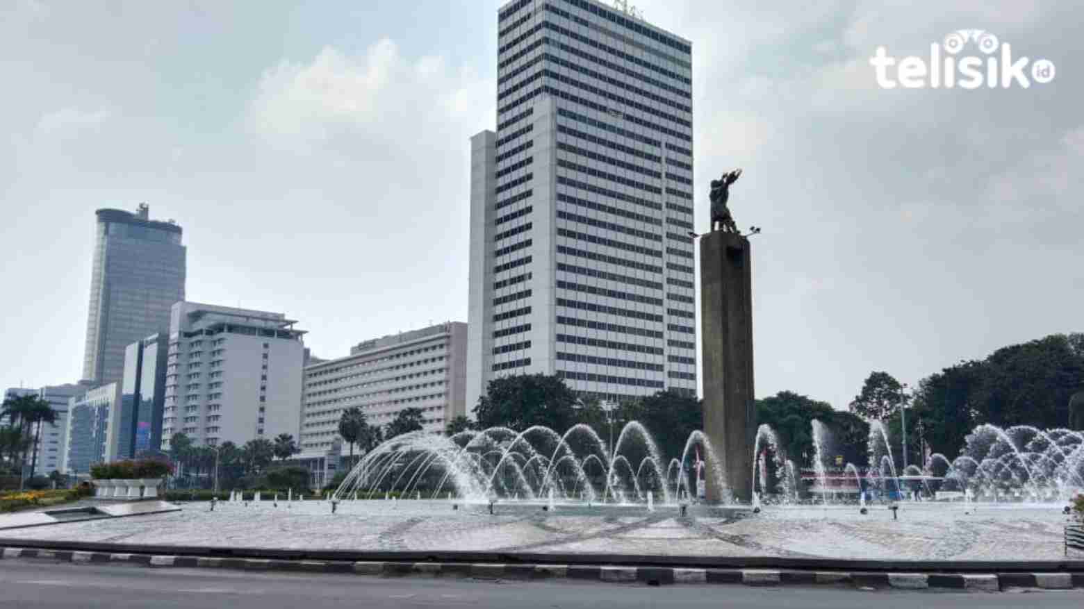Suasana PPKM Darurat di Bundaran Hotel Indonesia, Jalan HM. Thamrin, Jakarta. Foto: Risman/Telisik