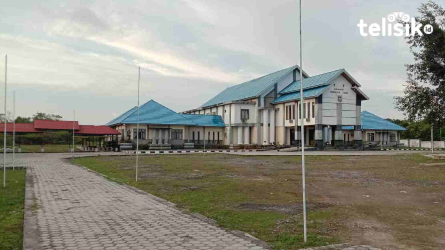 Kantor Sekretariat DPRD Kabupaten Buton Utara. Foto: Aris/Telisik