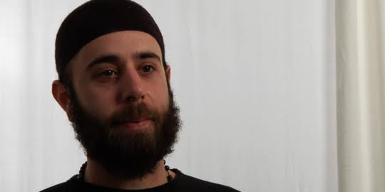 Terry Holdbrooks Jr, salah satu dari lima  mualaf yang awalnya membenci Islam. Foto: Repro Merdeka.com