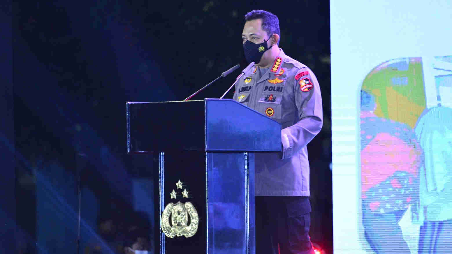 Kapolri, Jenderal Listyo Sigit Prabowo saat memberikan sambutan di kegiatan Malam Apresiasi Relawan Vaksinasi Merdeka. Foto: Ist.