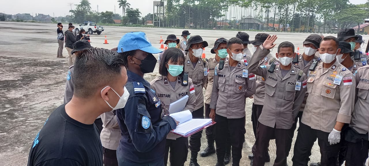 Personil Satgas FPU 3 MINUSCA Garuda Bhayangkara Polri saat melakukan latihan uji skill berkendara di Pusdiklat Lantas Polri, Serpong, Tangerang Selatan. Foto: Repro Humas Mabes Polri.
