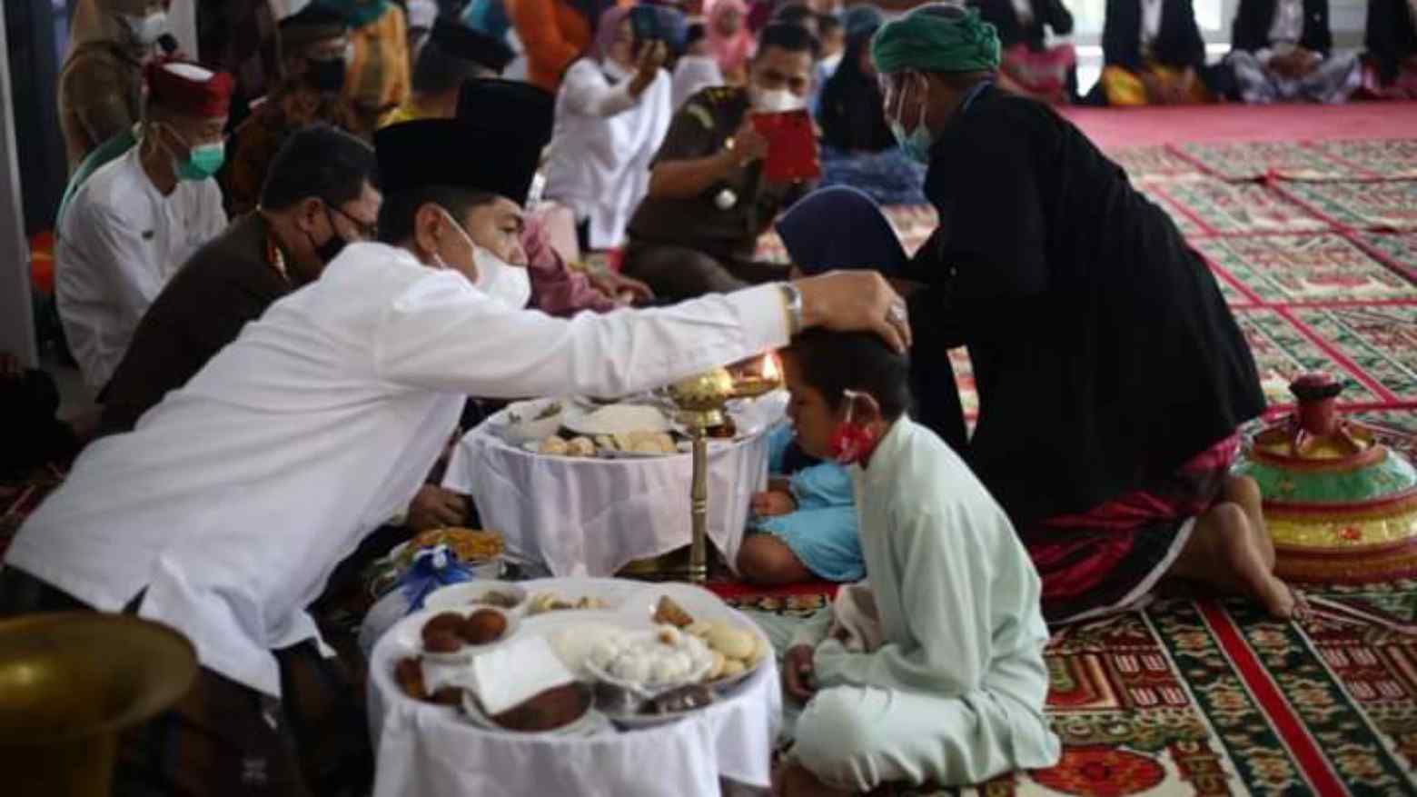 Tradisi Pakande Ana-ana Maelu. Foto: Protokoler Kabupaten Buton
