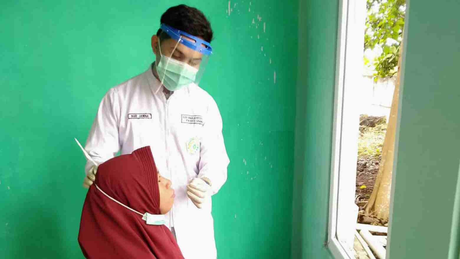 Pelaksanaan swab antigen bagi pelajar CPNS. Foto: Ist.
