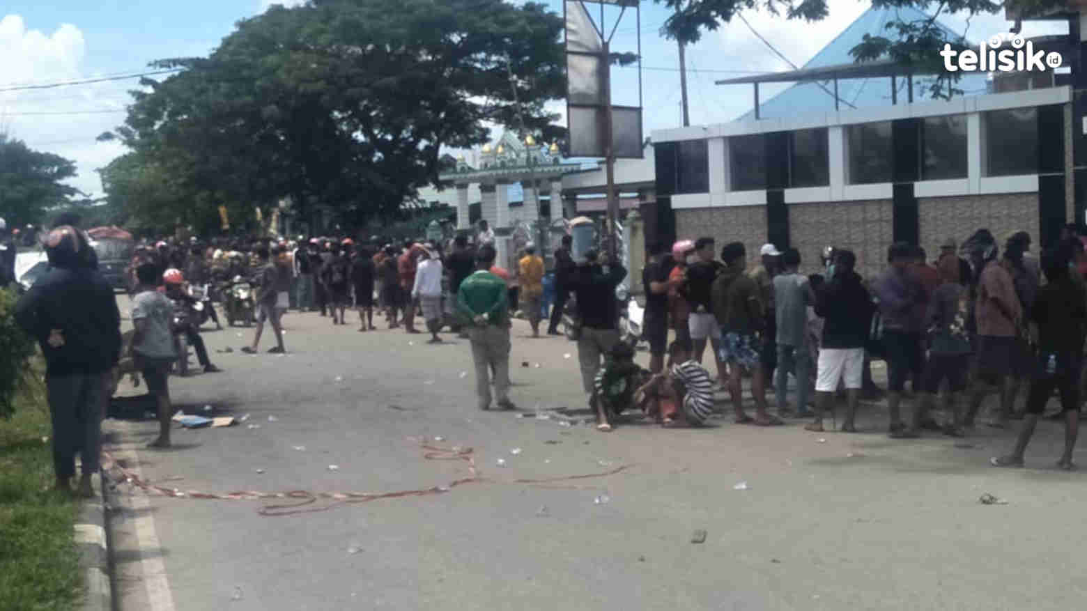 Suasana di depan Pelelangan Ikan, Kelurahan Sodohoa, Kecamatan Kendari Barat. Foto: Thamrin Dalby/Telisik
