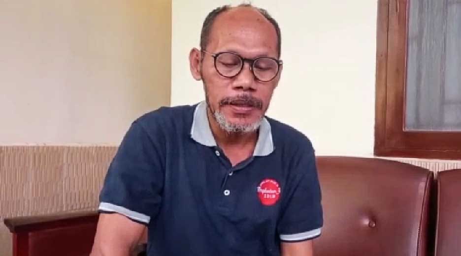 Sekdis ESDM Sultra, Ridwan Bodji saat mengutarakan permintaan maaf kepada PT Tiran Mineral. Foto: Tangkapan layar dari video Sekdis ESDM Sultra