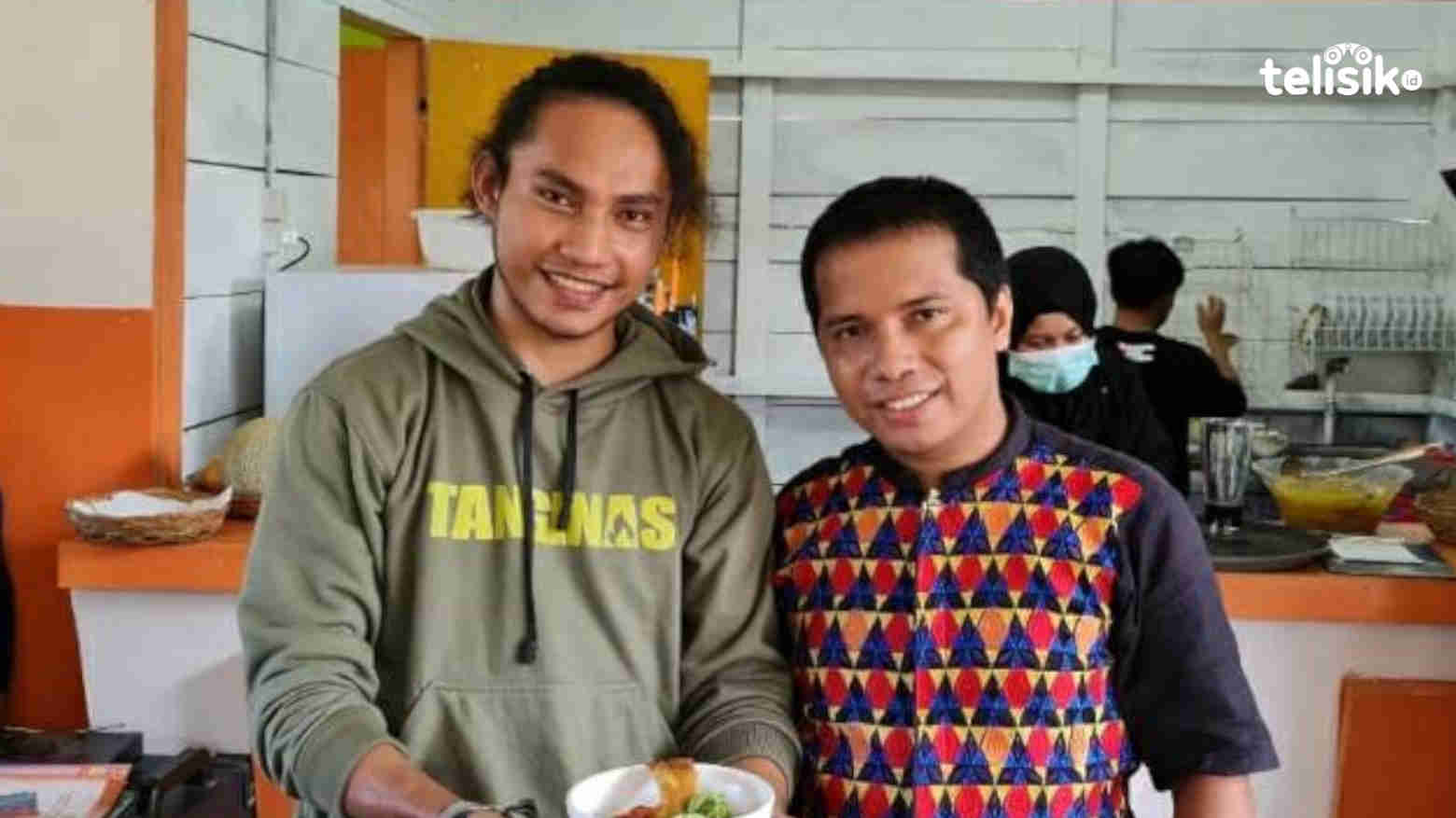 Owner RM Sajian Sulawesi, La Ode Munafar (kanan) dan Chef La Ode (kiri). Foto: Andi Irna Fitriani/Telisik