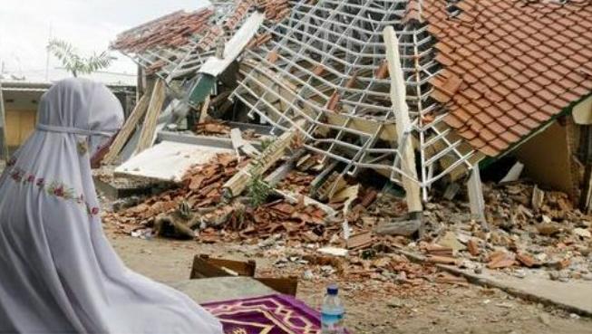 Melalui ujian, Allah SWT mengukur atau menguji keimanan manusia sebagai hamba-Nya, apakah akan menjauh atau sebaliknya mendekat dan bertawakal kepada-Nya. Foto: Repro Islami.co