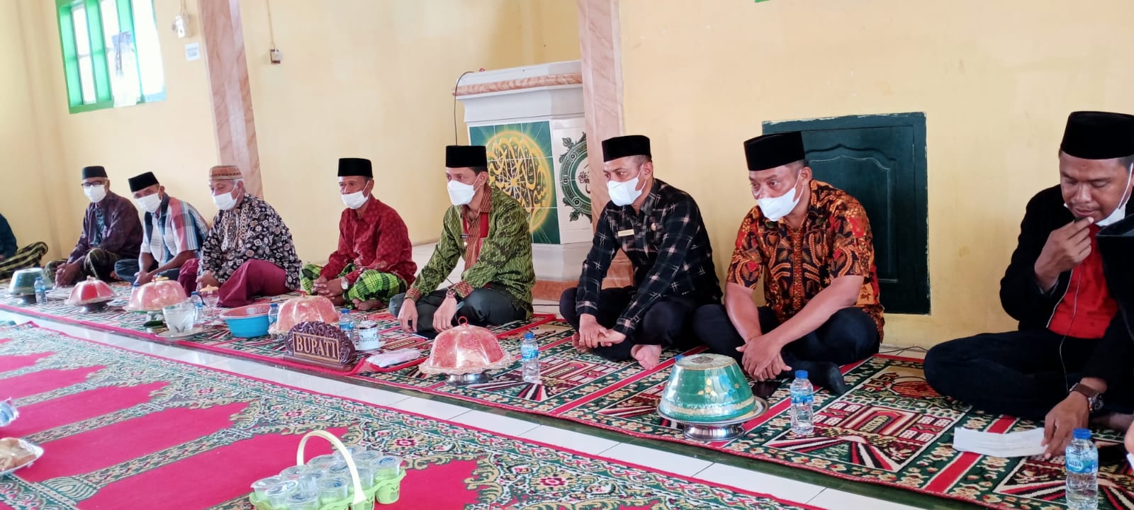 Bupati Wakatobi Haliana saat meresmikan salah satu Mesjid di Wakatobi. Foto: Humas Wakatobi