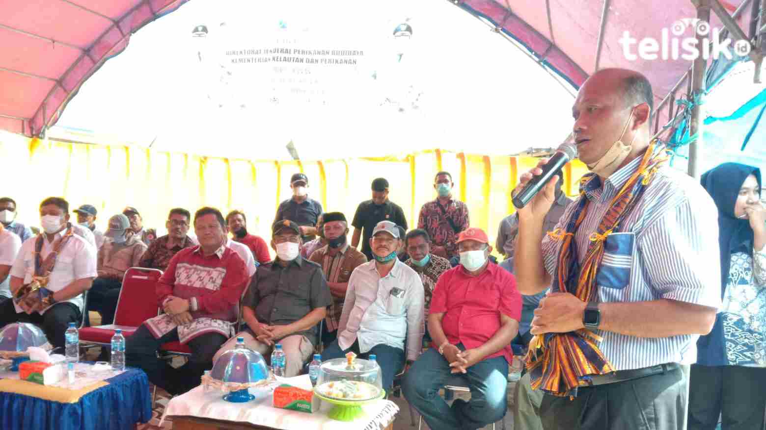 Dirjen Budidaya dan Perikanan, DR.TB Haeru Rahayu, A.Pi. M.Sc saat membeberkan konsep pembangunan tambak udang terintegrasi. Foto: Sunaryo/Telisik