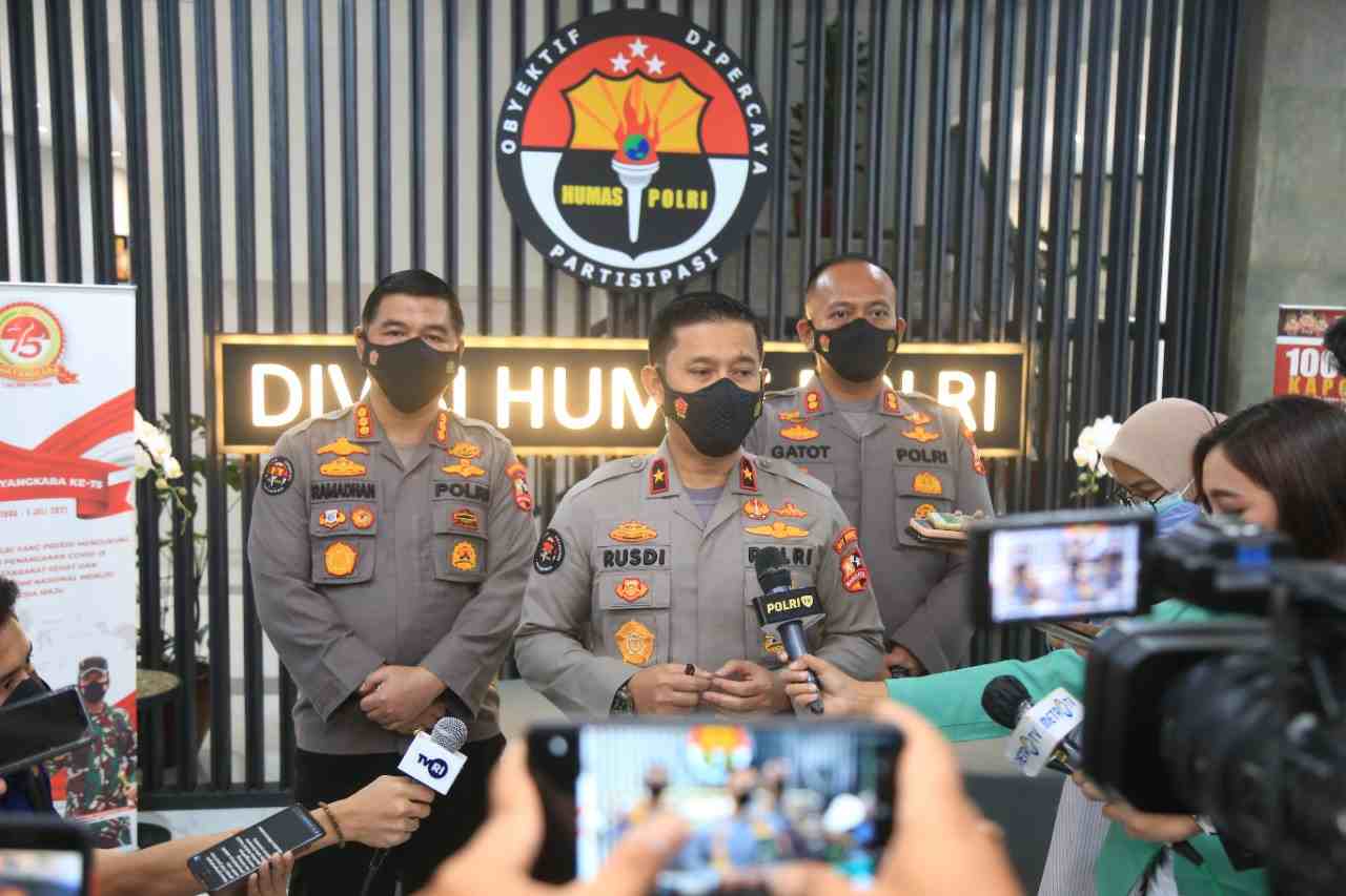 Brigadir Jend. Rusdi Hartono saat konferensi pers di Gedung Devisi Humas Polri. Foto: Humas Polri