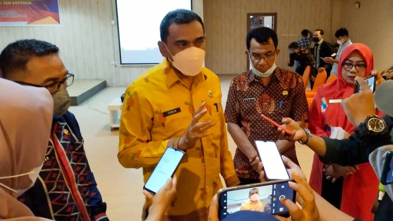 Sekretaris Dinas Koperasi UMKM Provinsi Sultra, La Isnain Lakimi. Foto: Ist