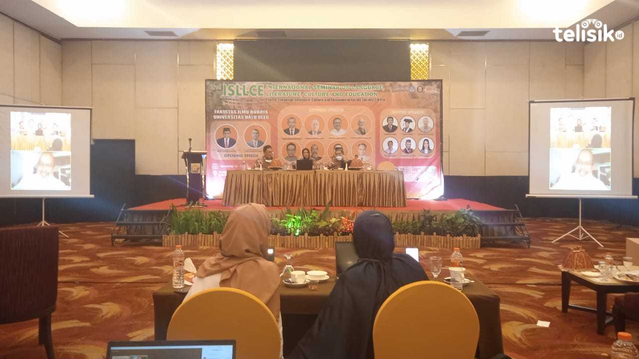Fakultas Ilmu Budaya UHO selenggarakan seminar internasional secara daring dan luring di salah satu hotel Kendari. Foto: Apriliana Suriyanti/Telisik