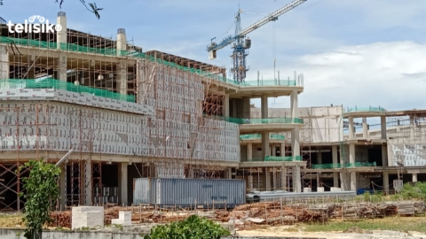 The Park Mall Kendari yang sementara dalam pembangunan. Foto: Musdar/Telisik