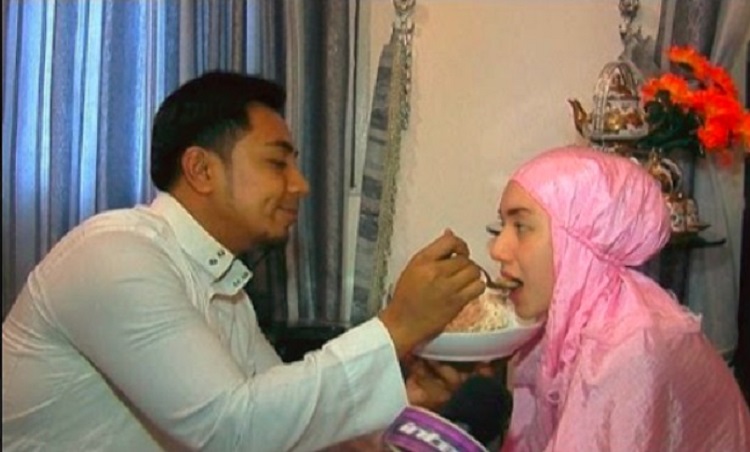 Memanjakan istri adalah salah satu sunnah Rasulullah SAW. Foto: Repro ismidia.com