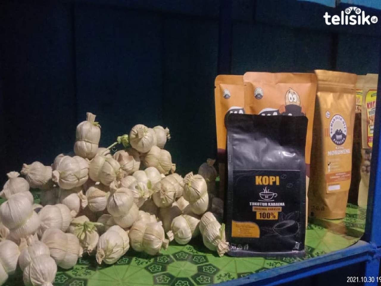 Gula kelapa, salah satu oleh-oleh khas Kabaena. Foto: Hir/Telisik
