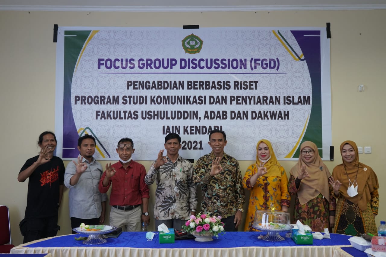 Focus Group Discussion (FGD) Pengabdian Berbasis Riset Prodi FUAD IAIN Kendari bersama DLHK Kendari. Foto: Ist.