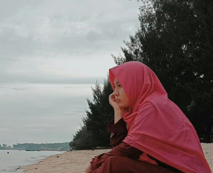 Umy Khoirunnisa'a seorang guru privat asal Kendari. Foto: Ist