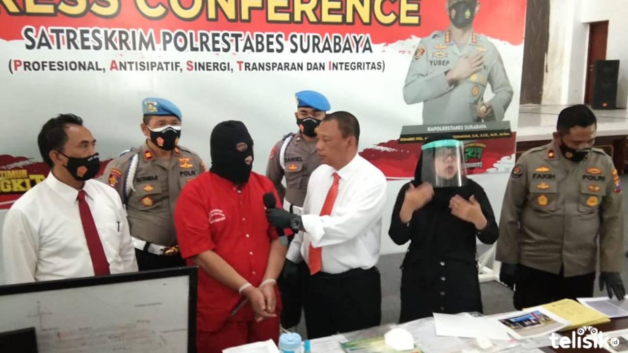 Tersangka di Mapolrestabes Surabaya. Foto: Yudhie/Telisik