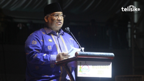 Gubernur Ali Mazi saat membawakan sambutannya. Foto: Musdar/Telisik