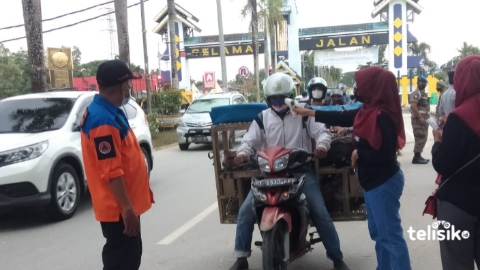 Suasana penyekatan di perbatasan Kota Kendari-Konawe Selatan kemungkinan akan kembali dilakukan bila PPKM Level 3 diberlakukan. Foto: Musdar/Telisik