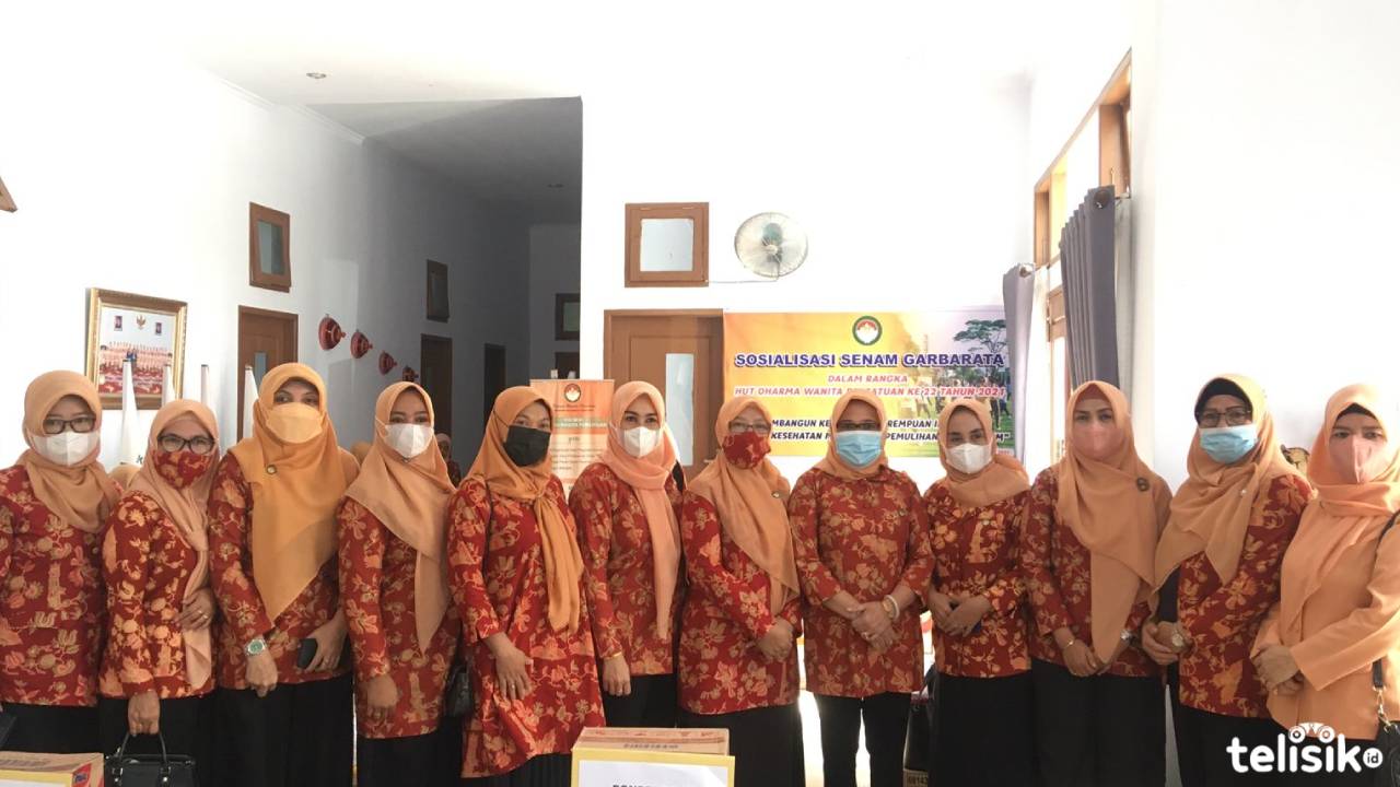 Ketua DWP OPD dan Ketua DWP instansi vertikal bersama jajarannya. Foto: Nurdian Pratiwi/Telisik