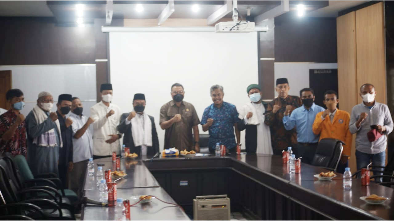 Suasana penyerahan pernyataan sikap tolak Permendikbudristek No. 30 Tahun 2021. Foto: Ist.