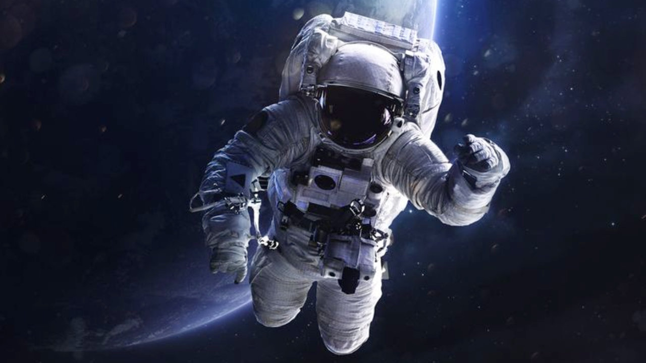 Ilustrasi Astronot di luar angkasa. Foto: Shutterstock