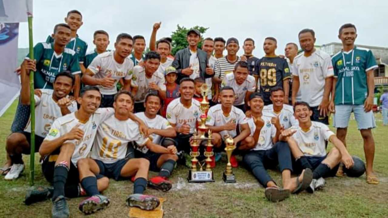 Skuad PS TIRR Cs saat merayakan kemenangan. Foto: Ist.