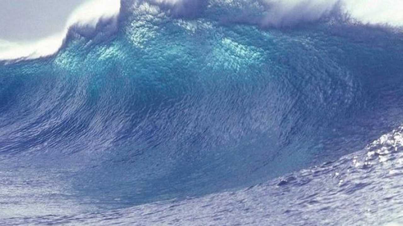 Ilustrasi gelombang tsunami. Foto: Repro Ayobandung