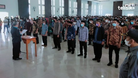 Pengucapan janji anggota BPD terpilih se Kebupaten Kolaka Timur. Foto: Ela/Telisik