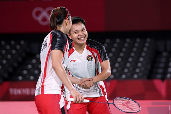 Pebulutangkis Indonesia, Apriyani Rahayu dan Greysia Polii. Foto: Getty images