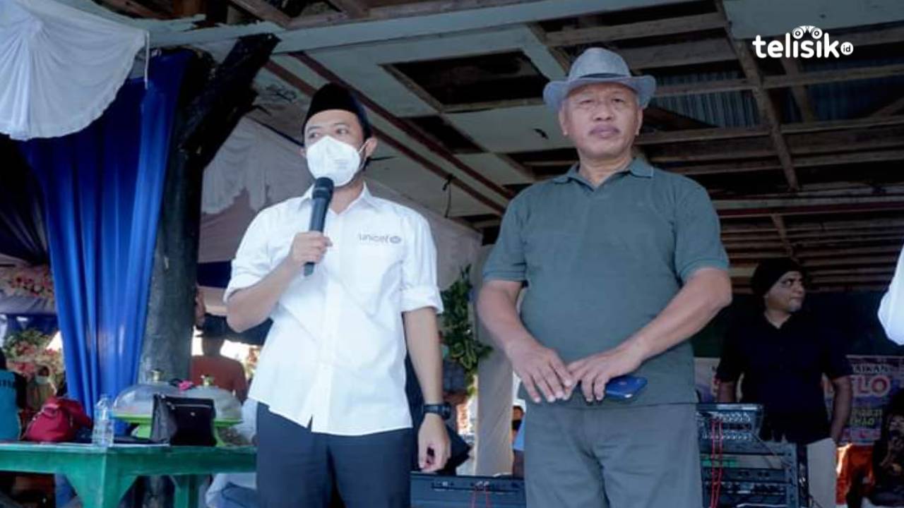 Kadinkes Muna, La Ode Rimba Sua (pakai topi). Foto: Sunaryo/Telisik
