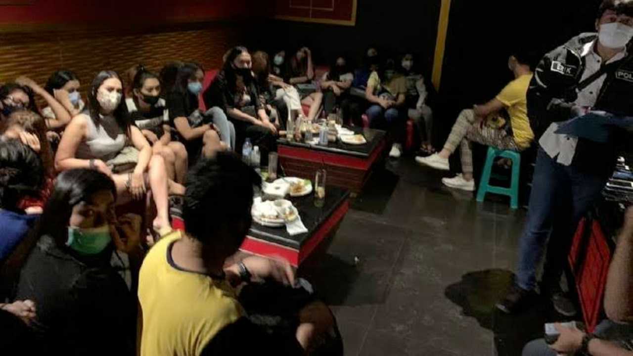 Ilustrasi wanita pemandu karaoke. Foto: Repro detik.com