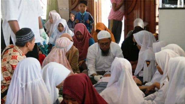 Pengobatan kesurupan secara Islam. Foto: Repro belitungtimurkab.go.id