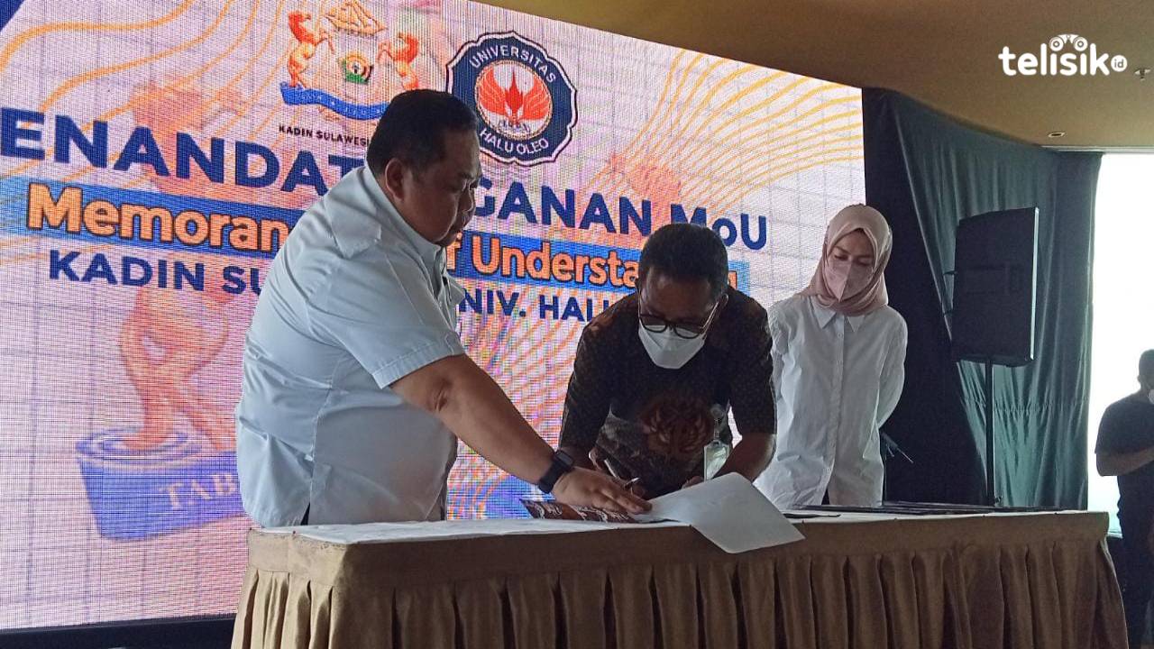 Penandatanganan MoU oleh Rektor UHO, Prof. Dr. Muhammad Zamrun Firihu bersama Ketua Kadin Sultra, Anton Timbang. Foto: Andi Irna Fitriani/Telisik
